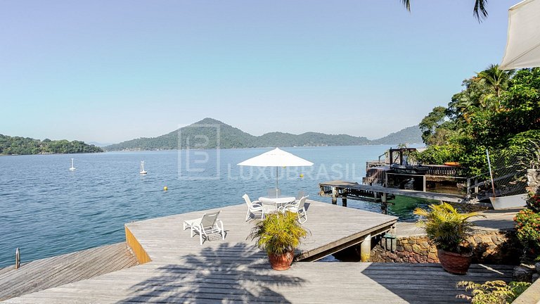 LB - AR38 Exclusive Oceanfront Mansion in Vila Velha – Angra