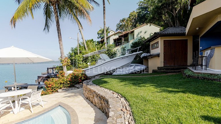 LB - AR38 Exclusive Oceanfront Mansion in Vila Velha – Angra