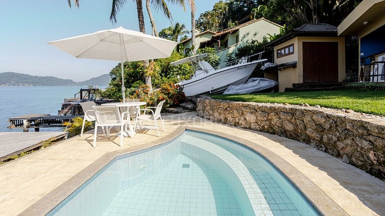 LB - AR38 Exclusive Oceanfront Mansion in Vila Velha – Angra