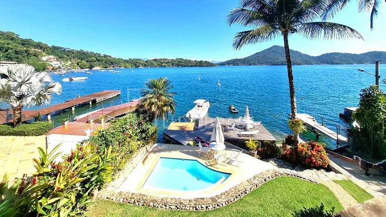 LB - AR38 Exclusive Oceanfront Mansion in Vila Velha – Angra