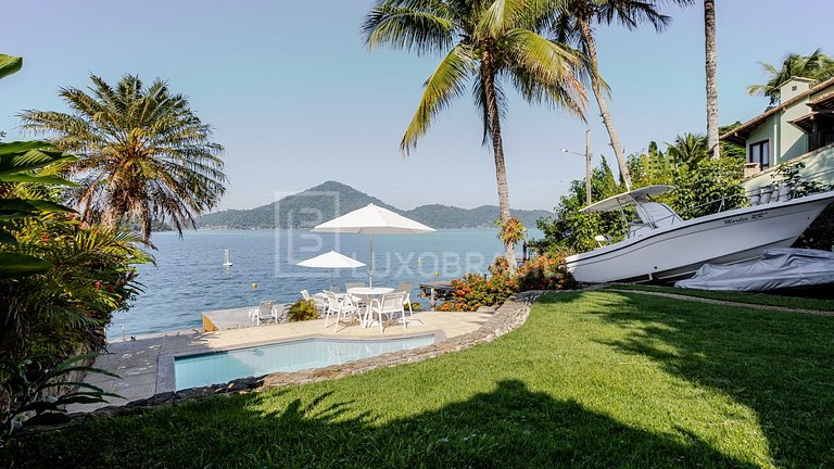 LB - AR38 Exclusive Oceanfront Mansion in Vila Velha – Angra