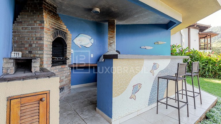 LB - AR38 Oceanfront Mansion in Vila Velha | Vacation Rental