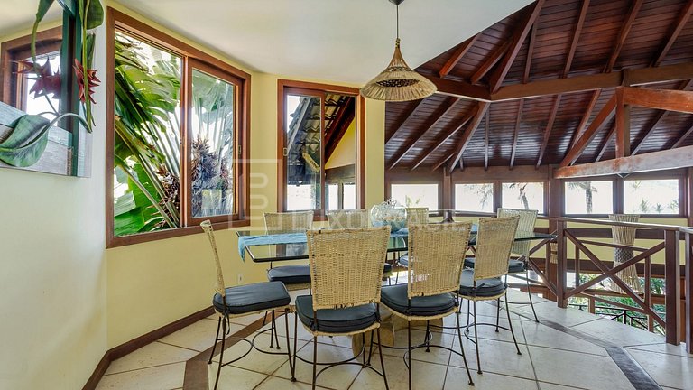 LB - AR38 Oceanfront Mansion in Vila Velha | Vacation Rental