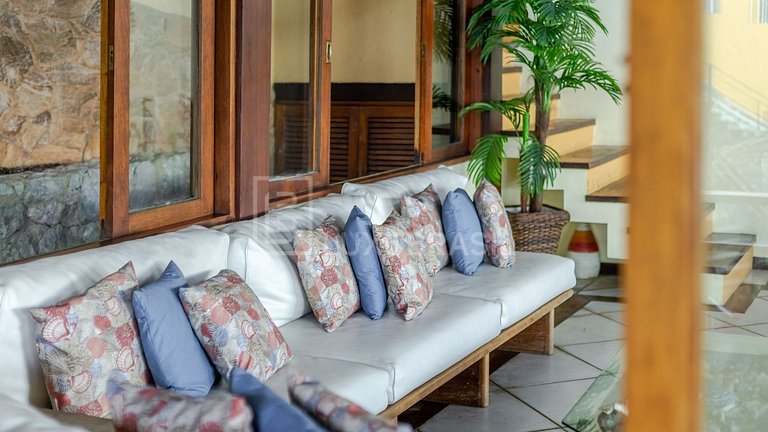 LB - AR38 Exclusive Oceanfront Mansion in Vila Velha – Angra