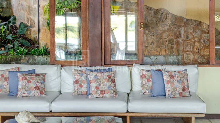 LB - AR38 Oceanfront Mansion in Vila Velha | Vacation Rental