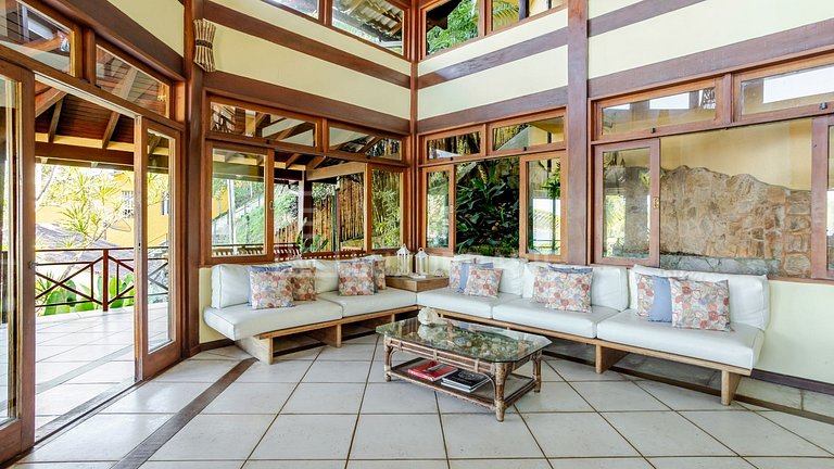 LB - AR38 Exclusive Oceanfront Mansion in Vila Velha – Angra