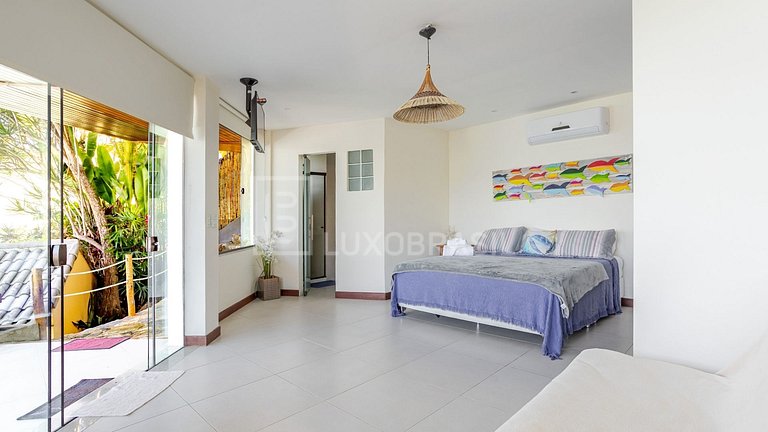 LB - AR38 Oceanfront Mansion in Vila Velha | Vacation Rental