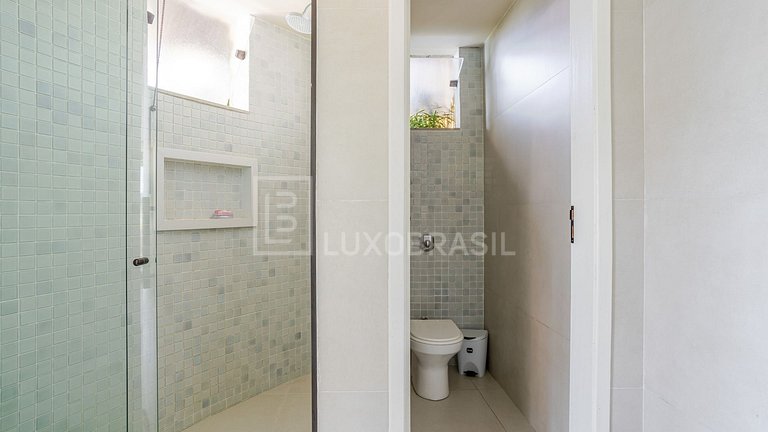 LB - AR38 Exclusive Oceanfront Mansion in Vila Velha – Angra