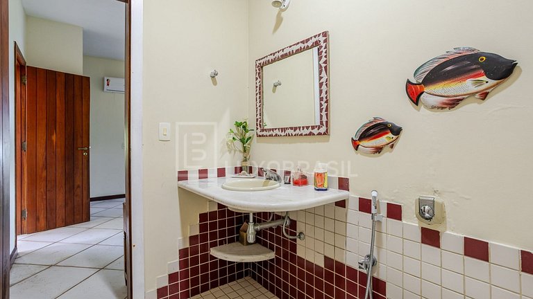 LB - AR38 Oceanfront Mansion in Vila Velha | Vacation Rental