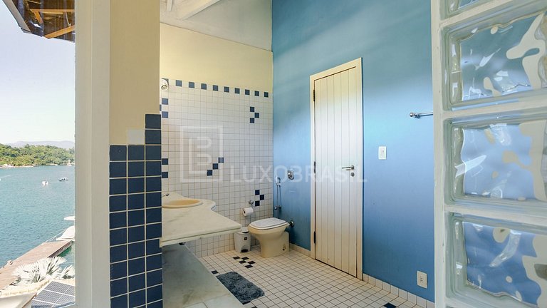 LB - AR38 Exclusive Oceanfront Mansion in Vila Velha – Angra