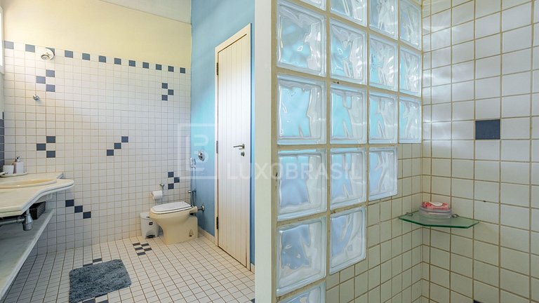 LB - AR38 Oceanfront Mansion in Vila Velha | Vacation Rental