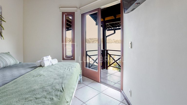 LB - AR38 Oceanfront Mansion in Vila Velha | Vacation Rental