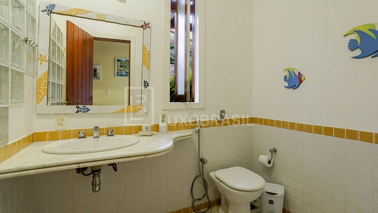 LB - AR38 Oceanfront Mansion in Vila Velha | Vacation Rental