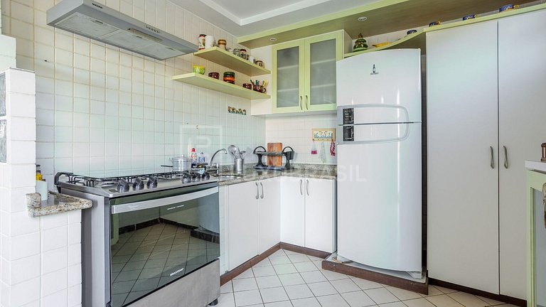 LB - AR38 Oceanfront Mansion in Vila Velha | Vacation Rental