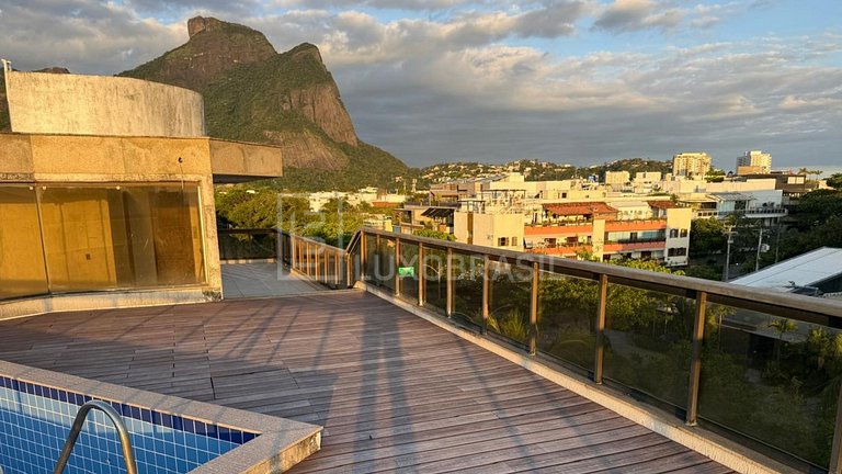 Cobertura Vista Mar à Venda na Barra da Tijuca – 550 m²