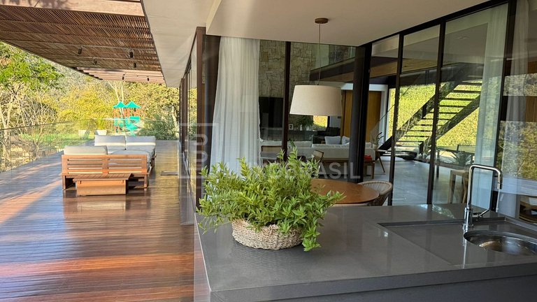 SE18 – Casa de 6 Suites | Alquiler de Temporada en Itaipava