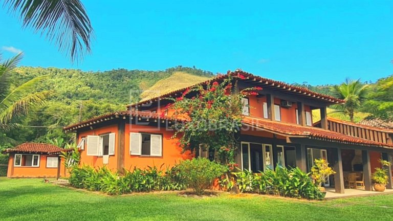 LB – AR809 | Beachfront House with 5 Suites | Vacation Renta