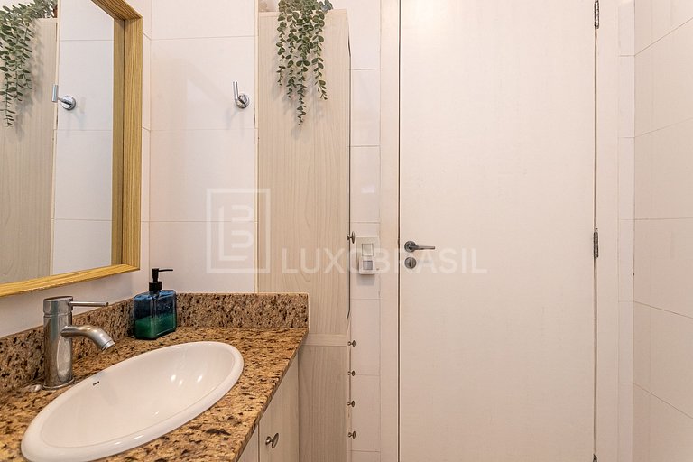 LB - RJ147 Apartment in Leblon’s Prime Block | Short-Term Re