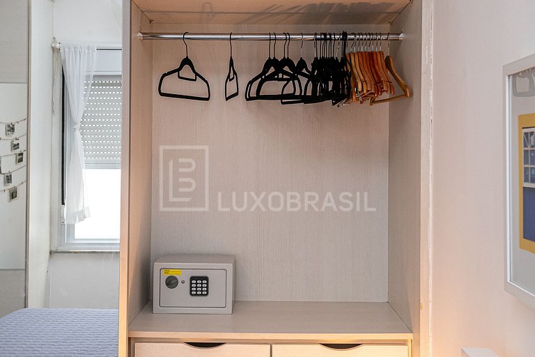 LB - RJ147 Apartment in Leblon’s Prime Block | Short-Term Re