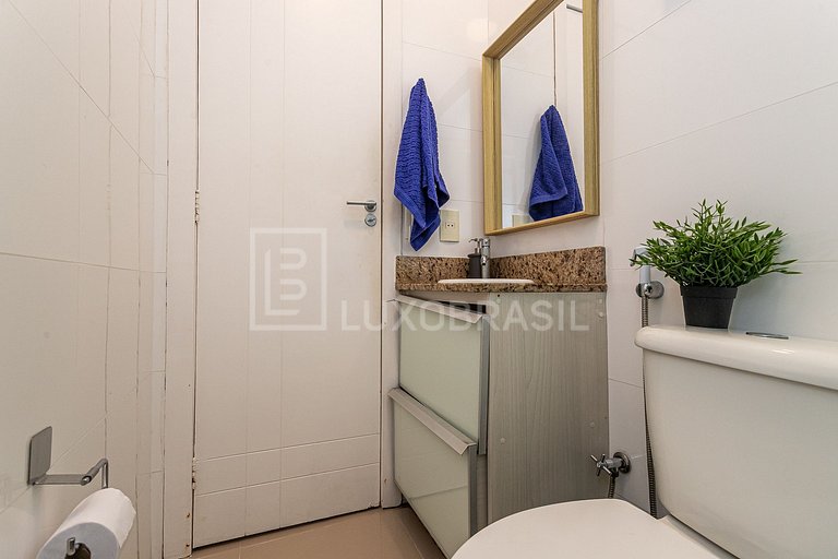 LB - RJ147 Apartamento en la Cuadra Más Exclusiva de Leblon