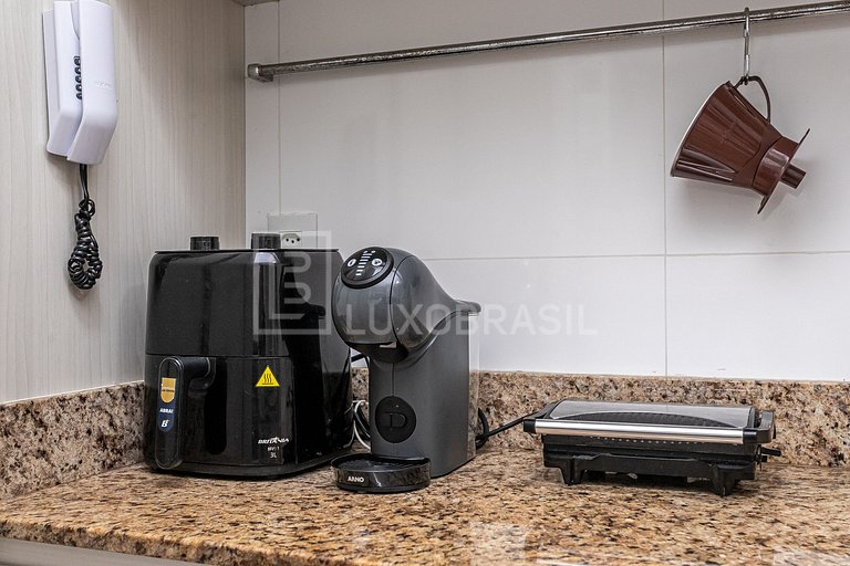 LB - RJ147 Apartamento en la Cuadra Más Exclusiva de Leblon