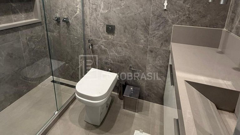 Apartamento Frente Mar em Copacabana | Venda