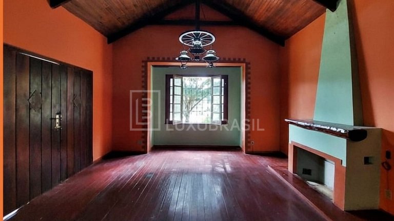 LB - MG801 Casa de 320 m² con 4 Dormitorios en Venta en Olar