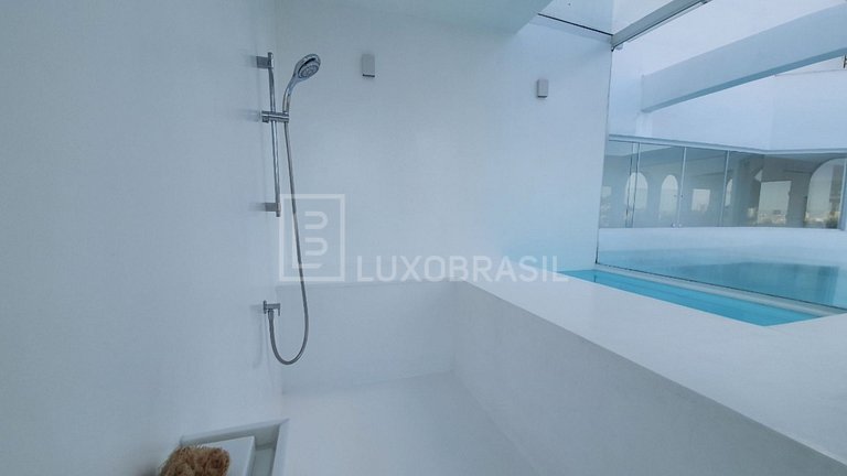 LB RJ932 – 4-Suite Duplex Penthouse Blue Lagoon for Long-Ter