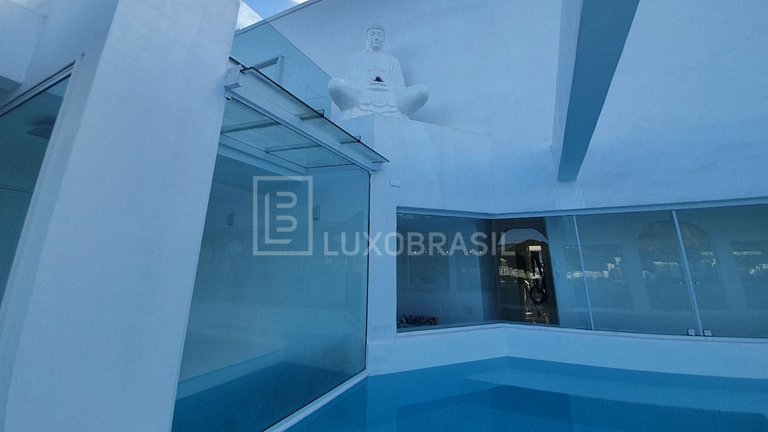 LB RJ932 – 4-Suite Duplex Penthouse Blue Lagoon for Long-Ter