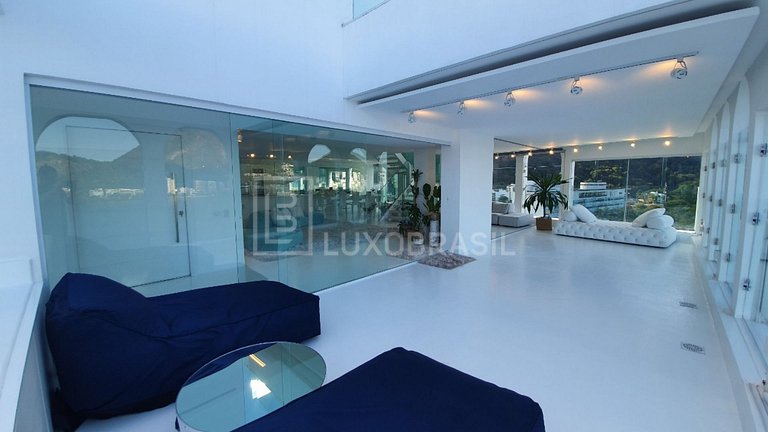 LB RJ932 – 4-Suite Duplex Penthouse Blue Lagoon for Sale – L