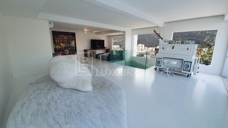 LB RJ932 – 4-Suite Duplex Penthouse Blue Lagoon for Sale – L