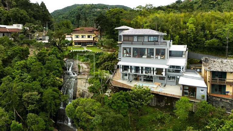 Casa com Vista para a Baía – Temporada em Petrópolis