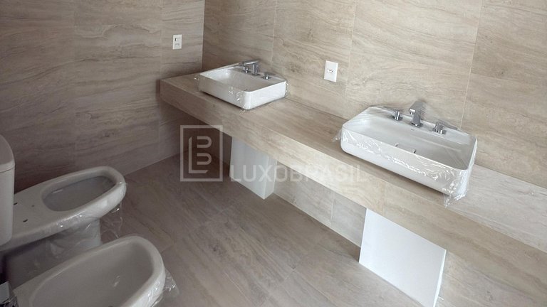 LB - RJ1000 Oceana Golf Apartment 04 Suites For Sale