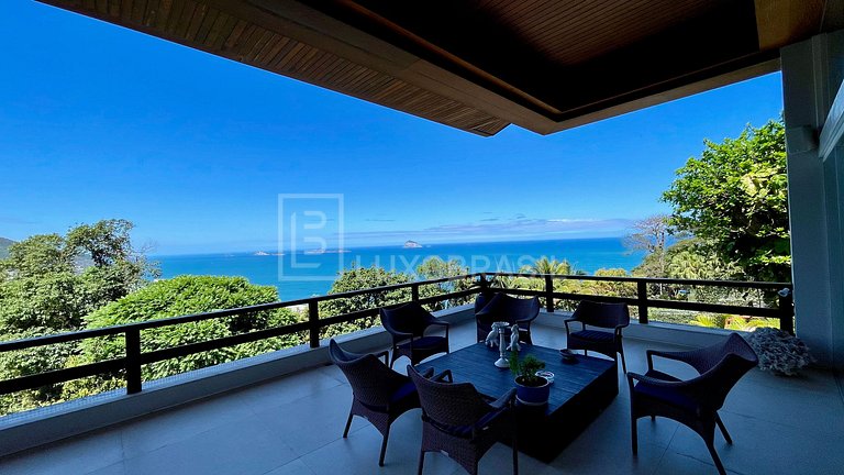 LB - RJ712 Casa de 05 Dormitorios con Vista al Mar en Venta,