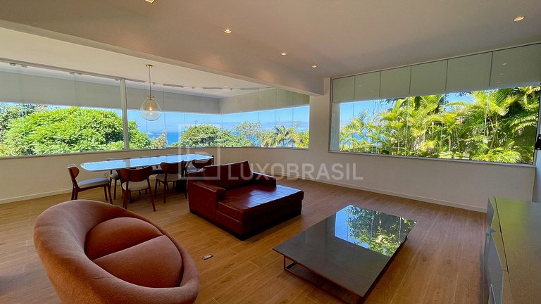 LB - RJ712 Casa de 05 Dormitorios con Vista al Mar en Venta,