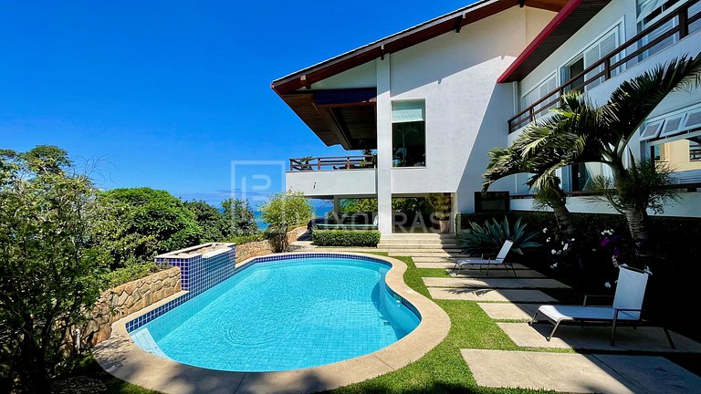 LB - RJ712 Casa de 05 Dormitorios con Vista al Mar en Venta,