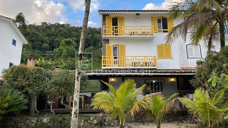 MAN801 – 4-Bedroom Oceanfront House for Sale – Mangaratiba