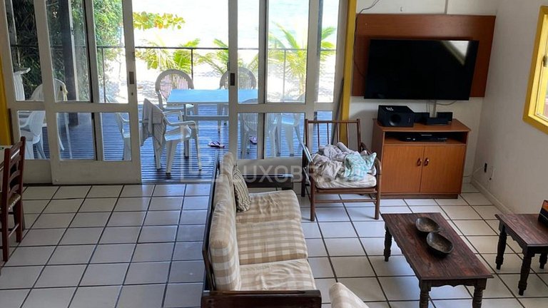MAN801 – Casa de 4 Dormitorios Frente al Mar en Venta – Mang