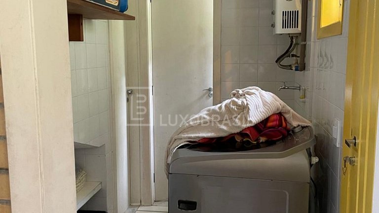 MAN801 – Casa de 4 Dormitorios Frente al Mar en Venta – Mang