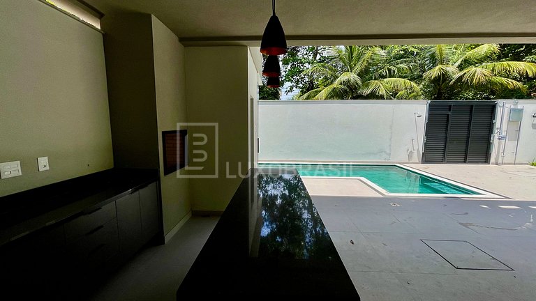 Casa 4 Suítes para Aluguel Fixo na Barra da Tijuca