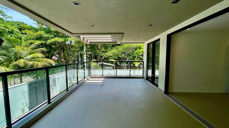 Casa 4 Suítes para Aluguel Fixo na Barra da Tijuca