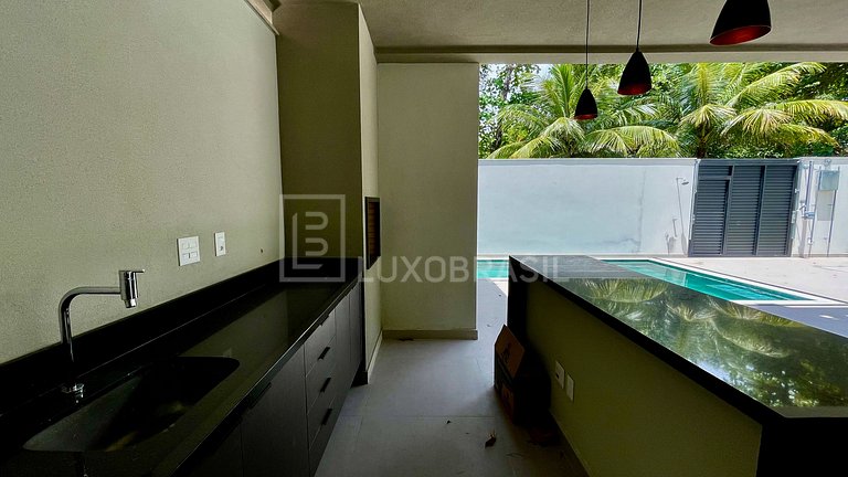 LB - RJ990 | 4-Suite Art & Design Collection Home | Long-Ter