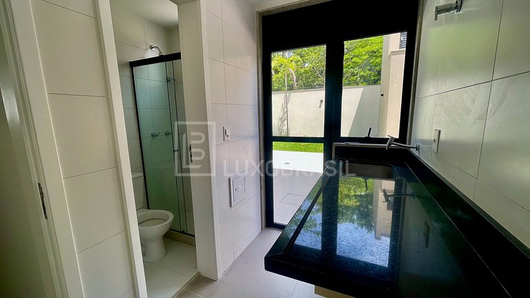 Casa 4 Suítes para Aluguel Fixo na Barra da Tijuca