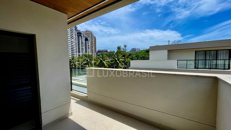 Casa 4 Suítes para Aluguel Fixo na Barra da Tijuca