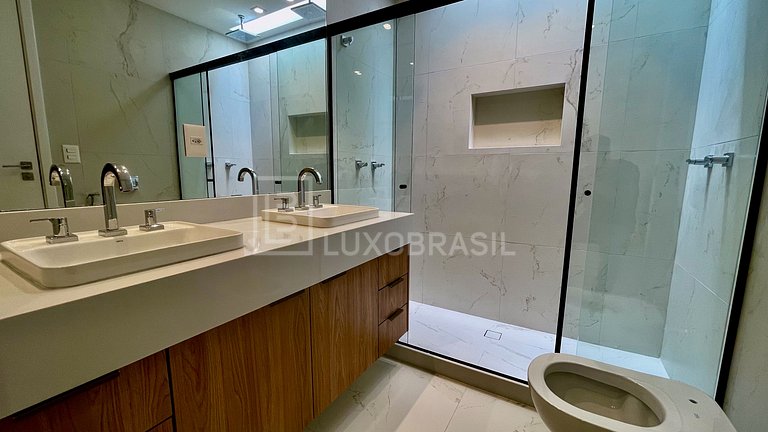 LB - RJ990 | Casa Collection Art & Design con 4 Suites | Alq