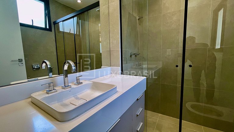 Casa 4 Suítes para Aluguel Fixo na Barra da Tijuca