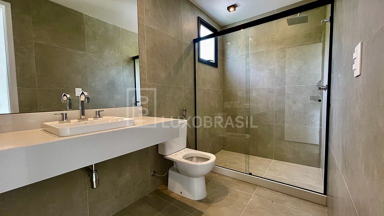 LB - RJ990 | 4-Suite Art & Design Collection Home | Long-Ter