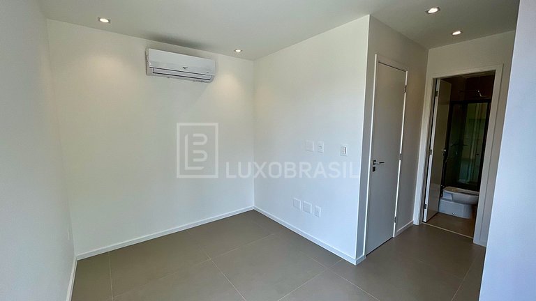 Casa 4 Suítes para Aluguel Fixo na Barra da Tijuca