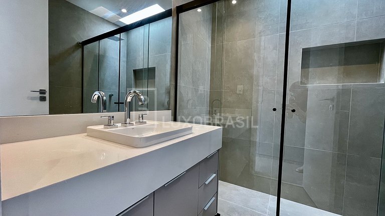 Casa 4 Suítes para Aluguel Fixo na Barra da Tijuca