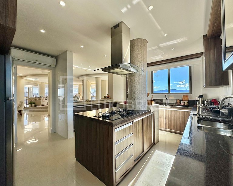 LB – RS800 Cinematic Penthouse with Ocean View for Sale – RS